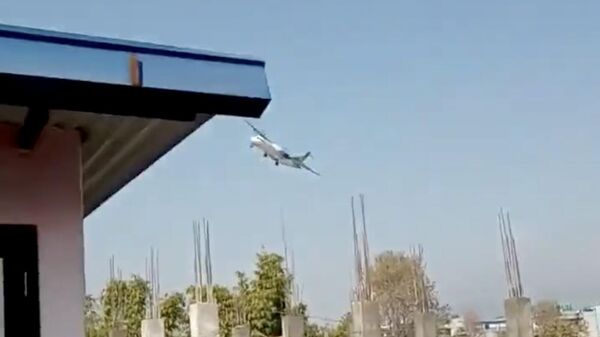 В Непале созвали экстренное заседание правительства после крушения самолета