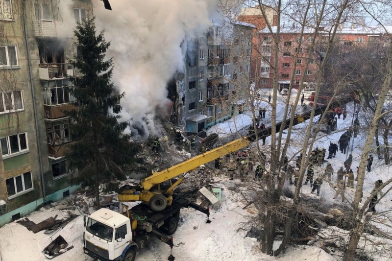 В жилом доме в Новосибирске произошел взрыв. Жители неоднократно жаловались на утечку газа 