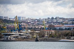 На крыше дома в Севастополе появилось озеро
