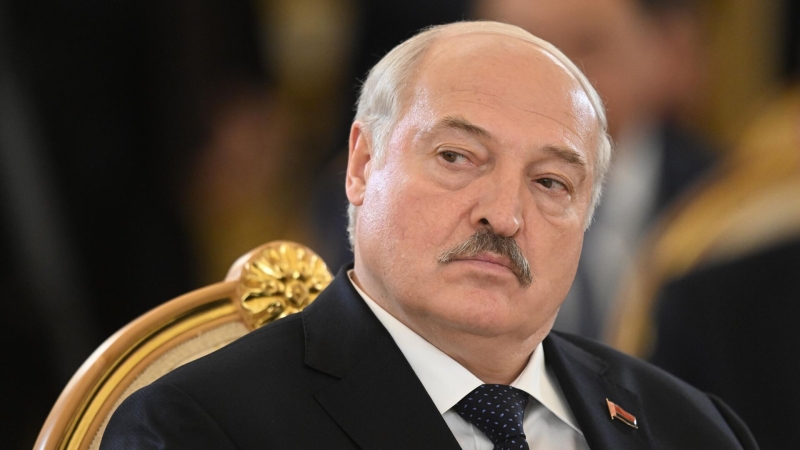 Лукашенко направился с визитом в Россию
