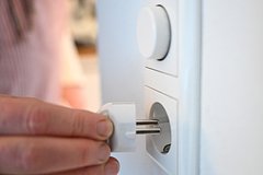 Названы запрещенные для подключения к удлинителю бытовые приборы