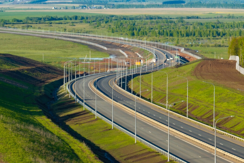 Ускоренное развитие: как скоростные дороги влияют на логистическую связность регионов 