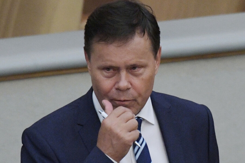 «Доводит до сумасшедшего дома»: в Госдуме предложили отключать интернет на выходные 