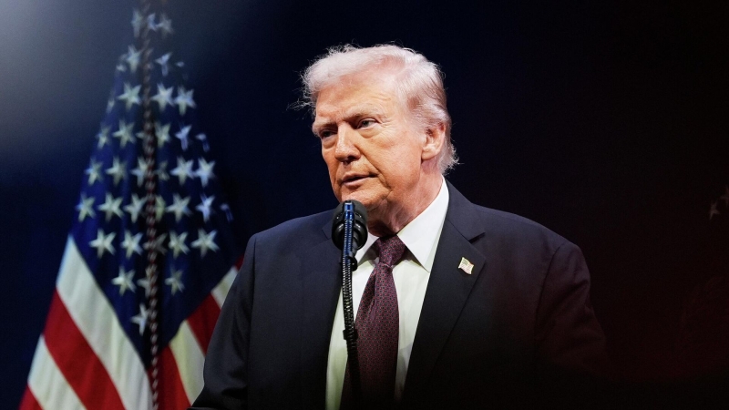Проекцию фото Трампа и Эпштейна вывели на Виндзорский замок