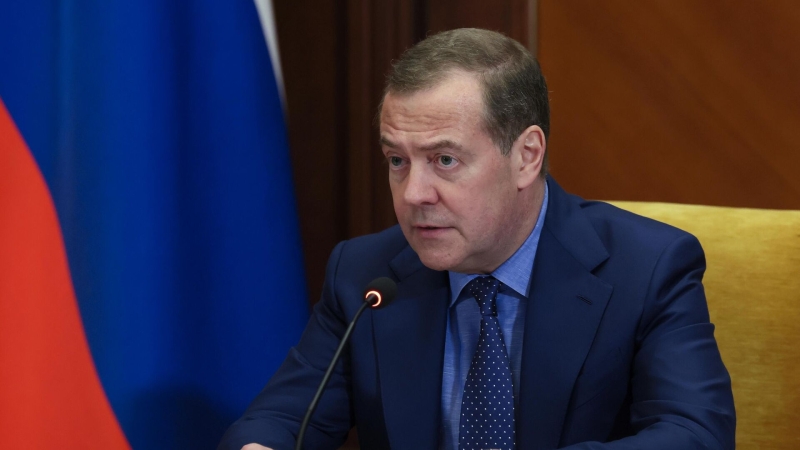 Медведев заявил, что страны G7 враждебно относятся к России